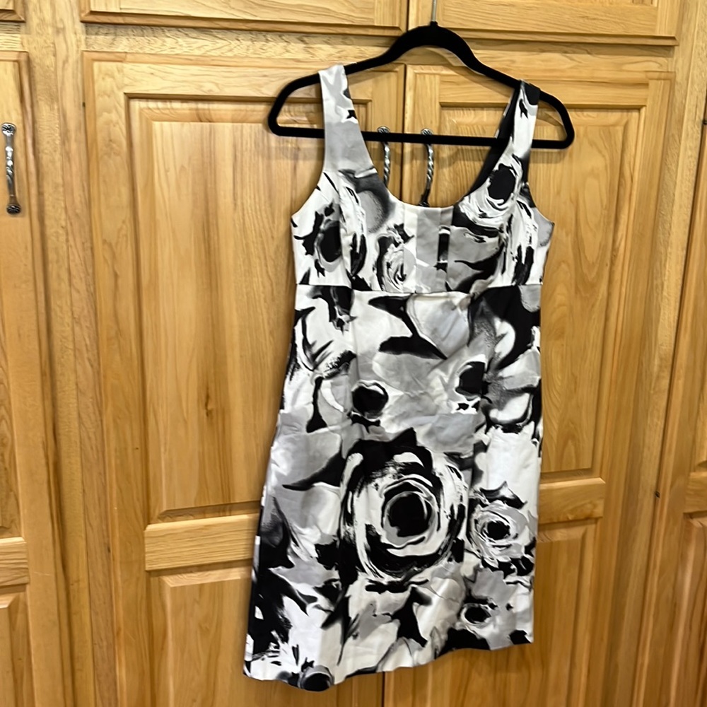 New York & Co black/gray/white floral dress size 6
